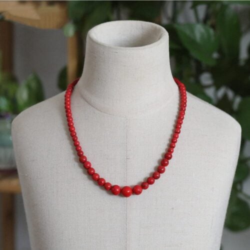 Howlite, red, natural stone necklace, beads from 10 mm to 4 mm - Image 2