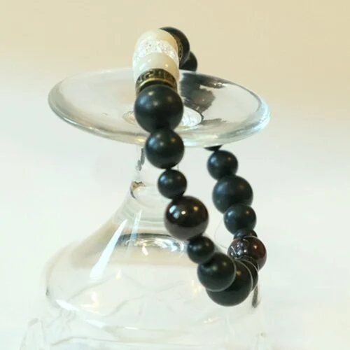 Full Moon, bracelet with natural Shungite, Garnet, Moonstone and Clear Quartz - Image 2